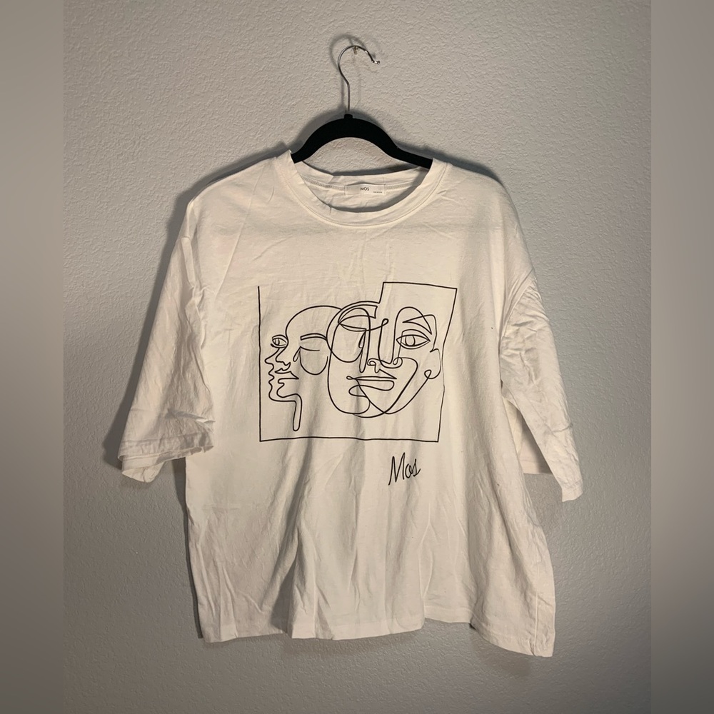 Minimalist White Cropped Shirt w/ Short Sleeve & Abstract Art Print 🤍